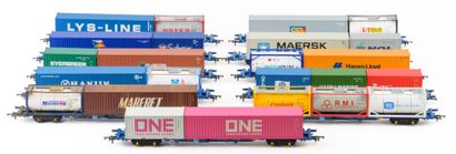 HORNBY. A set of 11 British container cars,...