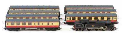 HORNBY. A set of 6 passenger cars, 1 dining...
