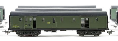 HORNBY. A set of 9 SNCF freight cars with...