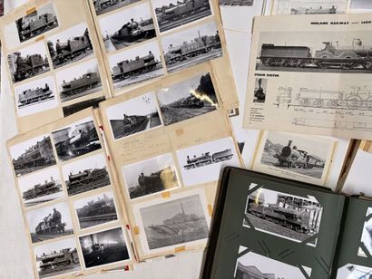 Set of 4 photo albums, postcards, and reproductions...