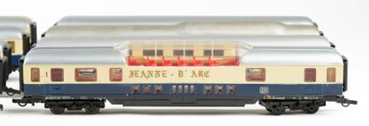 HORNBY. A set of 8 DB and DSG Rheingold panache...