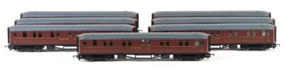 HORNBY. A set of 7 red sleeper cars, without...