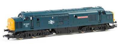 HORNBY. A Diesel 37 207 passenger car, 