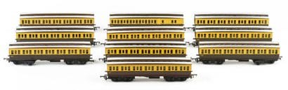 TRI-ANG. A set of 10 beige and brown cars,...