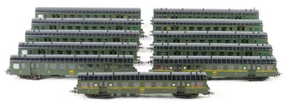 AS. A set of 11 SNCF cars, without box, HO...