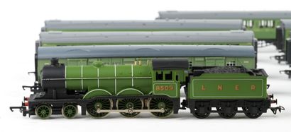 HORNBY. A set of 6 cars and a 