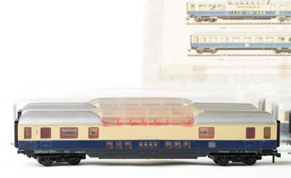 HORNBY. A set of 8 Rheingold cars from the...
