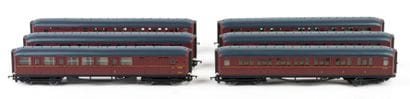 HORNBY. A set of 6 red cars, without a box,...
