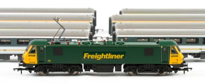 HORNBY. A set of 8 cars and a Freightliner...