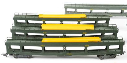 HORNBY ACHO MECCANO TRI-ANG. A set of 9 car-carrying...