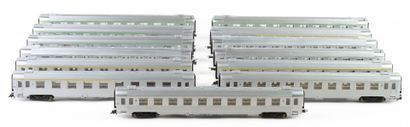 JOUEF. A set of 13 stainless-steel SNCF cars,...