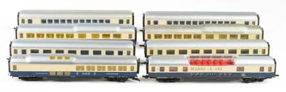 HORNBY. A set of 8 DB and DSG Rheingold panache...