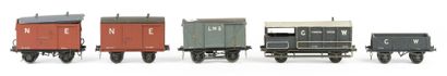 Set of 5 unbranded 3-rail railcars, mostly...