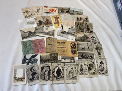 Lot de vieux papiers dont cartes a jouer,...