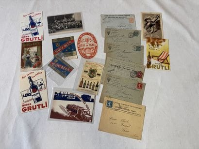 Un lot de 17 cartes postales et pub sur le...