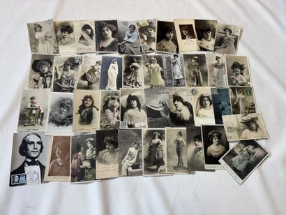 ARTISTES, lot de 40 cartes sur des chanteurs,...