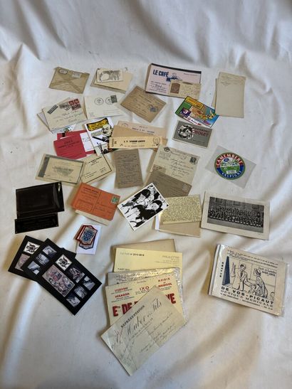 Un lot de vieux papiers, buvard, lettres,...
