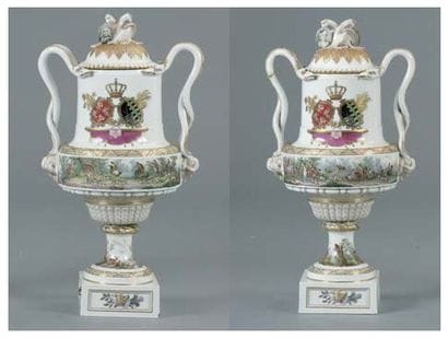 Saxe
Large paire de vases couverts en porcelaine...