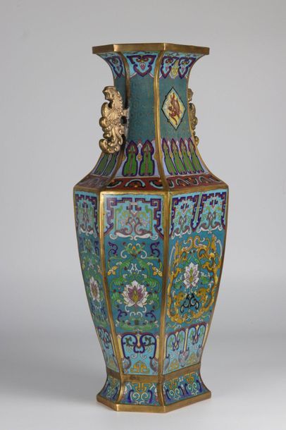 China Large cloisonne bronze vase Ming brand...
