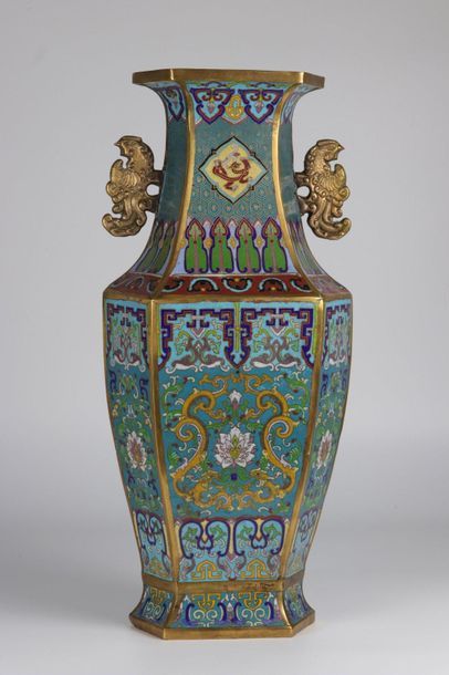 China Large cloisonne bronze vase Ming brand...