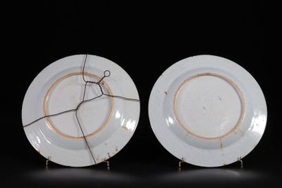 China pair of porcelain plates 18th floral...