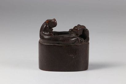 China carved horn seal surmounted by 2 dragons...