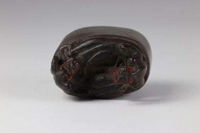 China carved horn seal surmounted by 2 dragons...
