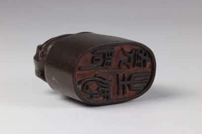 China carved horn seal surmounted by 2 dragons...