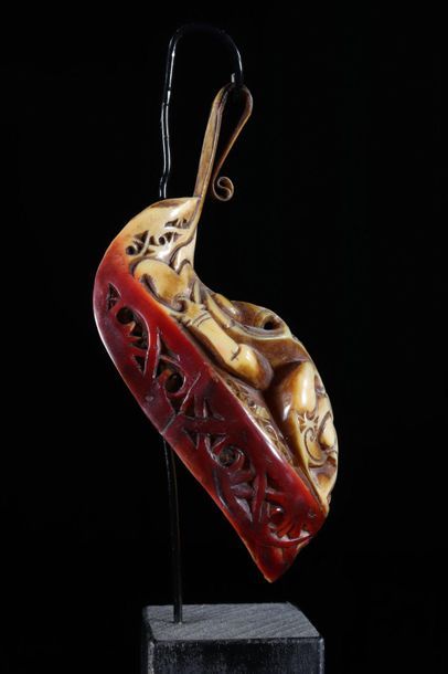 Curiosity lot of 2 carved hornbill jewelry...