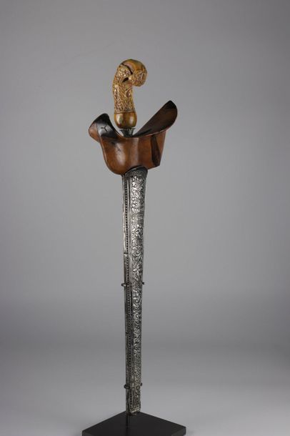 Asia knife (Kriss) finely carved ivory handle...