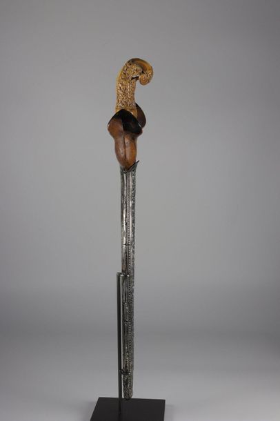 Asia knife (Kriss) finely carved ivory handle...