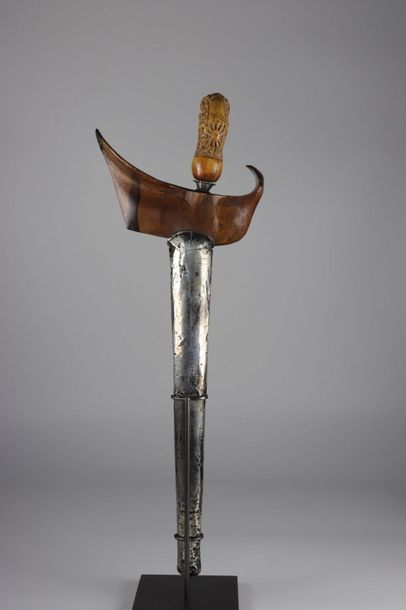 Asia knife (Kriss) finely carved ivory handle...