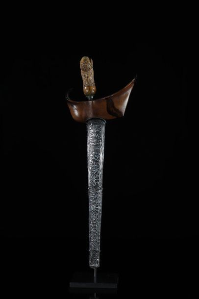 Asia knife (Kriss) finely carved ivory handle...
