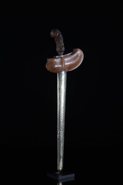 Asia knife (Kriss) in carved wood and its...