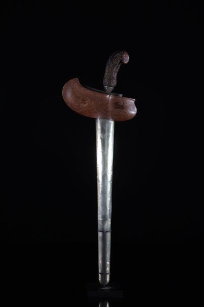 Asia knife (Kriss) in carved wood and its...