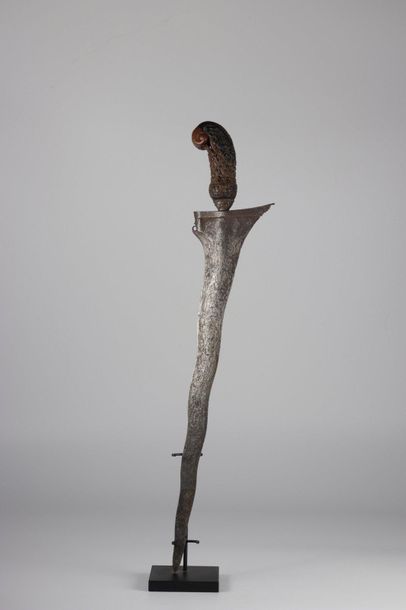 Asia knife (Kriss) in carved wood and its...