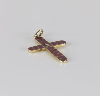 Croix pendentif FABERGÉ - Or jaune et émail...
