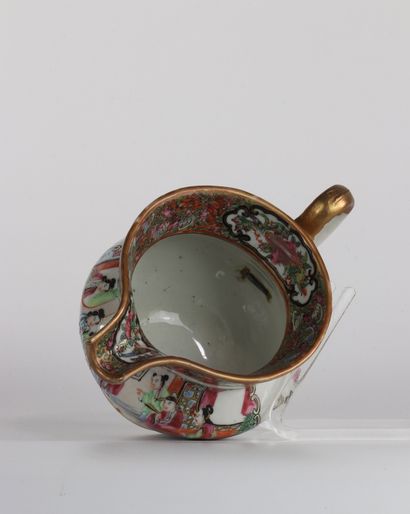 Service en porcelaine de chine Canton 19ème
Région:...