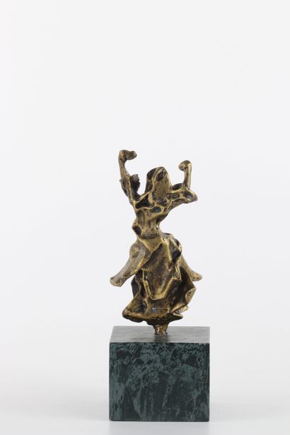 Salvador Dali Carmen. Bronze à patine doré...