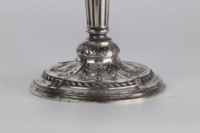 Paire de candélabres en argent poinçon mercure...