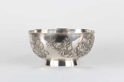 CHINE, lot de 2 bols en argent début XXe...