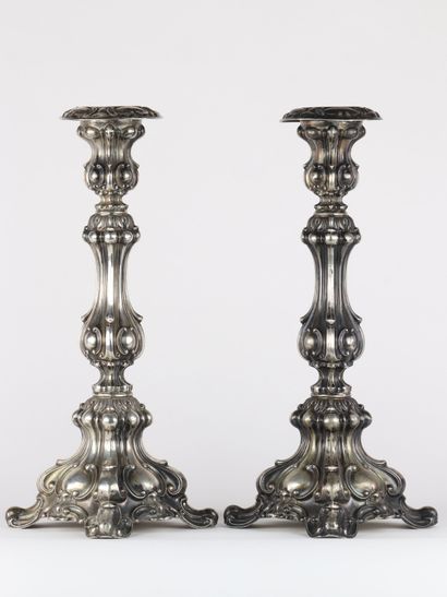 Paire de bougeoirs en argent massif poinçons
Région:...