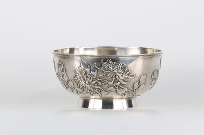 CHINE, lot de 2 bols en argent début XXe...
