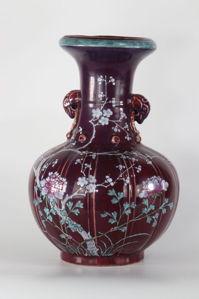 Grand vase flambé en porcelaine de chine...