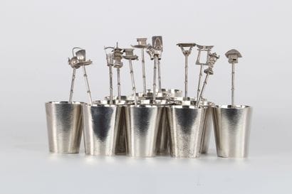CHINE, Lot de 12 timbales/gobelets et cuillères...