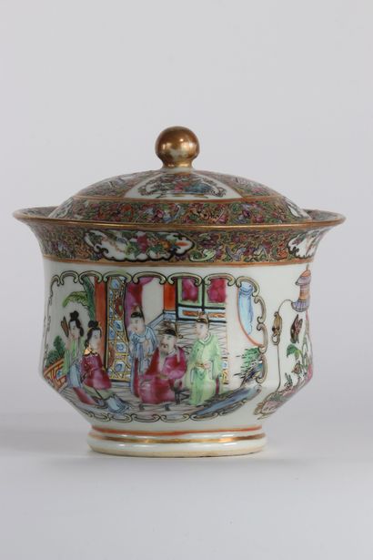 Service en porcelaine de chine Canton 19ème
Région:...