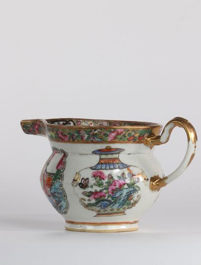 Service en porcelaine de chine Canton 19ème
Région:...