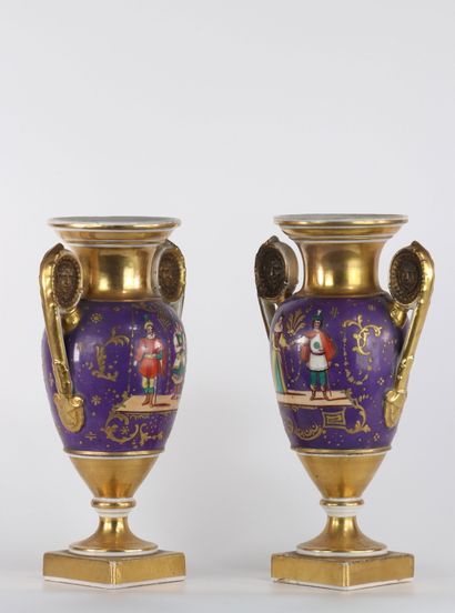 Paire de vases Empire en porcelaine de Paris
Région:...