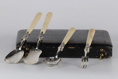 Coffret de couverts en argent orfèvre Jean...