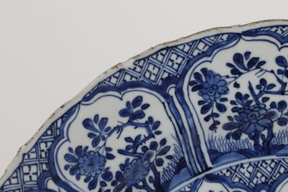 Grand plat chine époque Kangxi blanc bleu...